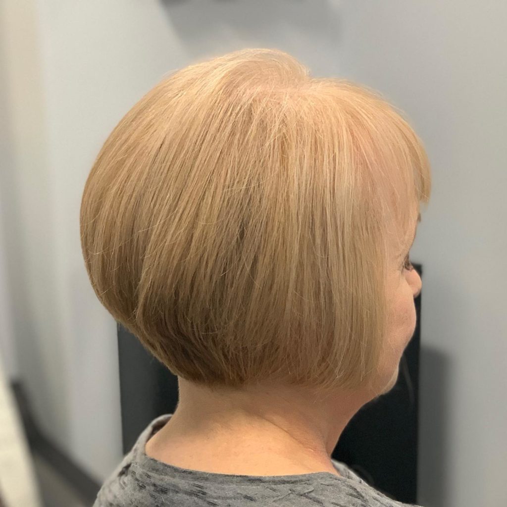 Woman Short blonde haircut - Veronica's Hair Studio Milwaukee